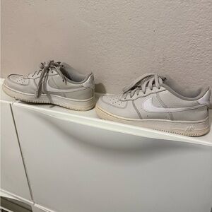 Nike Light Gray Sneakers with White Accents